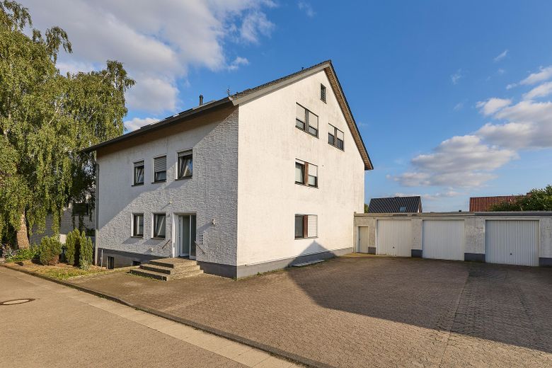 Investimento con prospettiva – 4-MFH con suddivisione WEG e 4 libri fondiari in 32278 Kirchlengern – Westansicht