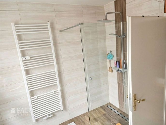 Mehrfamilienhaus mit 4 Wohnungen - Eigennutzung &amp; Kapitalanlage kombinierbar – Badezimmer 1