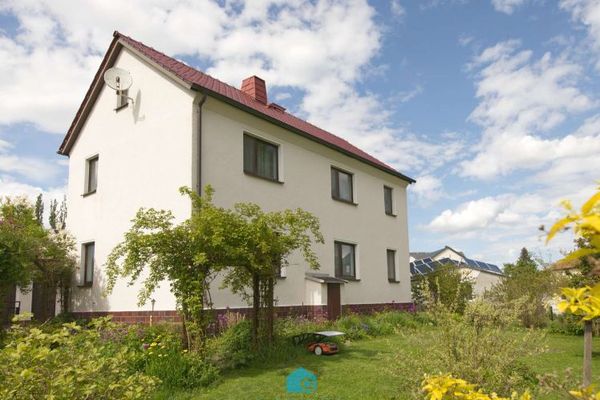 Traditioneller Charme sucht moderne Akzente – Haus mit großem Grundstück zum Verlieben und Gestalten