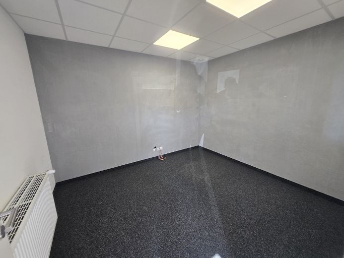 2 Einmalige Ladenlokale in stark frequentierter Lage mit ca. 280 m2 und 103 m2 Gewerbefläche – Raum 1 