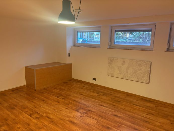 Te huur: woning op de begane grond, ongemeubileerd – Zimmer UG