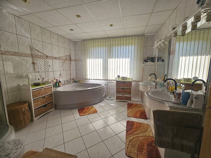 Einfamilienhaus mit Wintergarten in Wendseenähe – provisionsfrei – Bad