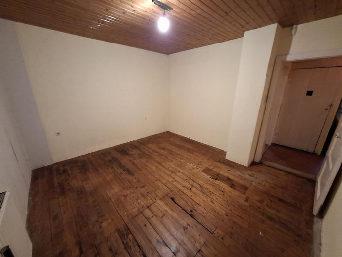 Nbg-Gaismannshof’ta inci - Tek ailelik ev (veya 3 odalı mutfak-banyo zemin kat + 2 odalı mutfak-banyo çatı katı) ve büyük, sakin bahçe – Schlafzimmer EG 2