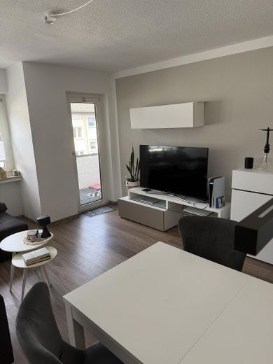 -RESERVIERT- Zentral gelegene 3-Zimmer-Wohnung mit Balkon in Brühl – Wohnzimmer 