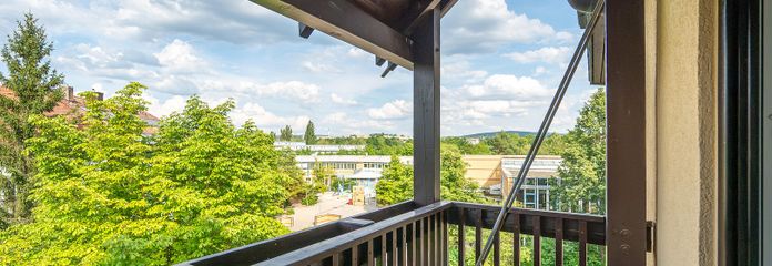 Uni-Bestlage – 90 m² lichtdurchfluteter Wohnkomfort mit 3 Balkonen & TG-Stellplatz  *von Privat* – Blick Balkon
