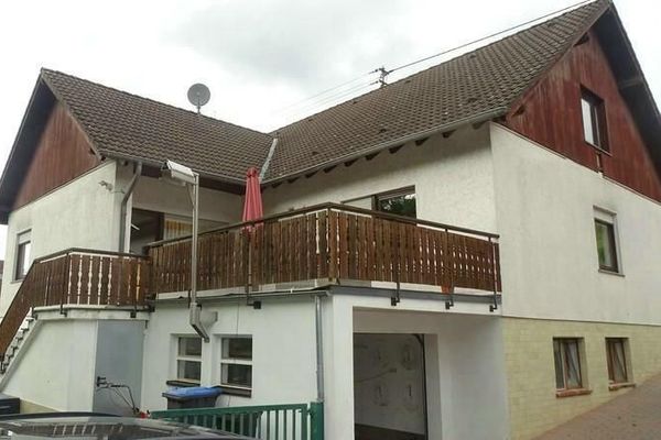 Großes Einfamilienhaus in ruhiger, gepflegter Wohnlage, mit schönem Garten und großem Balkon