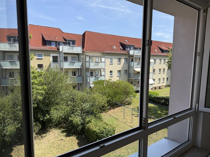 💖 EINZIGARTIGE 3-RAUM-EIGENTUMSWOHNUNG - DIREKT VOM EIGENTÜMER 💖 – Blick aus dem Wohnzimmer