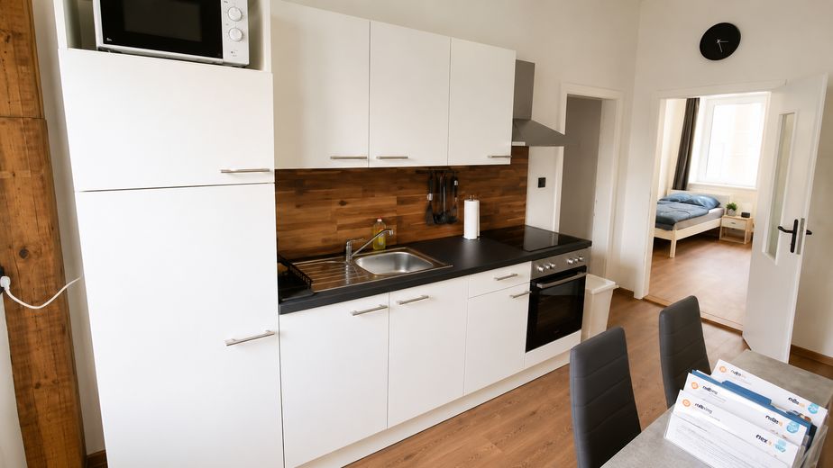 Große möblierte Firmenwohnung | 6 Betten | Garten | WLAN | ab 3 Monaten – Foto 3