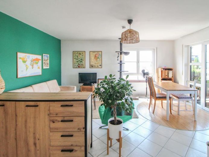 Gepflegte 2-Zimmer-Wohnung mit Balkon und Garage in Neuhausen auf den Fildern – Foto 1