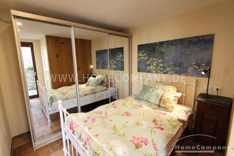 Charmantes, vollmöbliertes 2-Zimmer-Apartment in ruhiger Lage am Teich in Bonn-Oberkassel! – 7e5295a5bb783a2ab861f4ac19c74fccbff15fc6.jpg