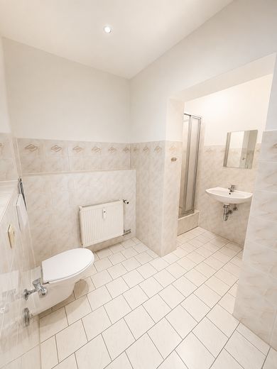 Bezugsfreier Gründerzeit-Altbau · Eckwohnung 3. OG · neue Holzfenster und Treppenhaus 2025 – Foto 11