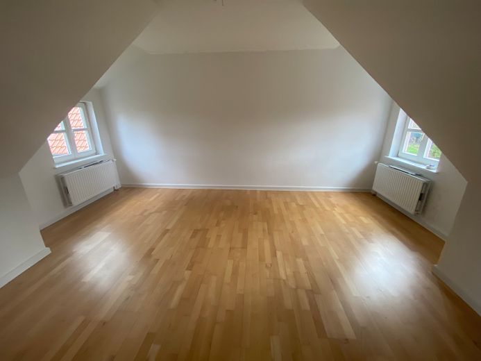 Geräumige Haushälfte auf dem Land – Schlafzimmer 1 (oben)