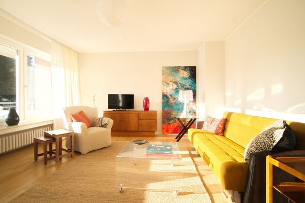 Vollständig eingerichtete Wohnung mit großem Balkon und schönem Ausblick in attraktiver Wohnlage, gute Parkmöglichkeiten, Laufnähe zur Altstadt