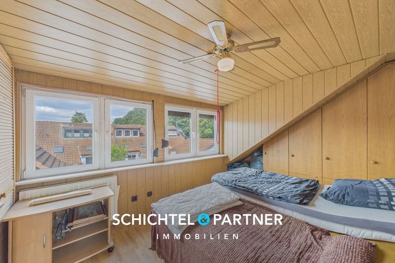 Oslebshausen | Renovierungsbedürftiges Reihenhaus mit Garten- und Hoffläche – S&amp;P | Schlafzimmer