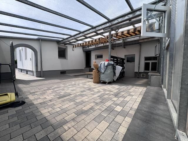 منزل شبه منفصل بحديقة واسعة، ومرأب مزدوج وغير ذلك الكثير في 61197 Florstadt-Stammheim – Innenhof