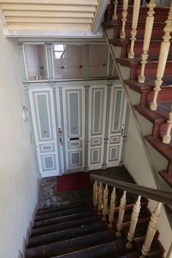 Complesso storico residenziale e commerciale con guest house a Berlin-Mitte – Sophienstraße – Vorderhaus Treppenhaus