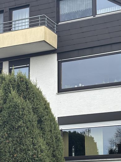 Klasyczny dom architekta z 1973 roku z 4 mieszkaniami w najlepszej lokalizacji – Zdjęcie 5