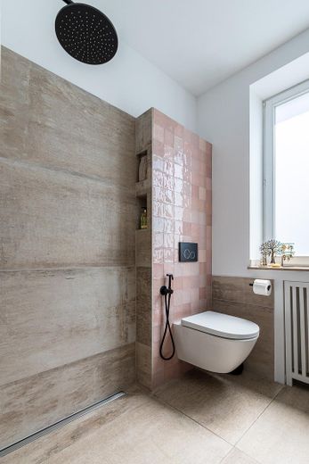 Hochwertiges Einfamilienhaus, 228 Wohnfl., 3 Etg., 5 Schlz., Terrasse, 2 Balkone, 3 Bäder & Sauna – फोटो 15