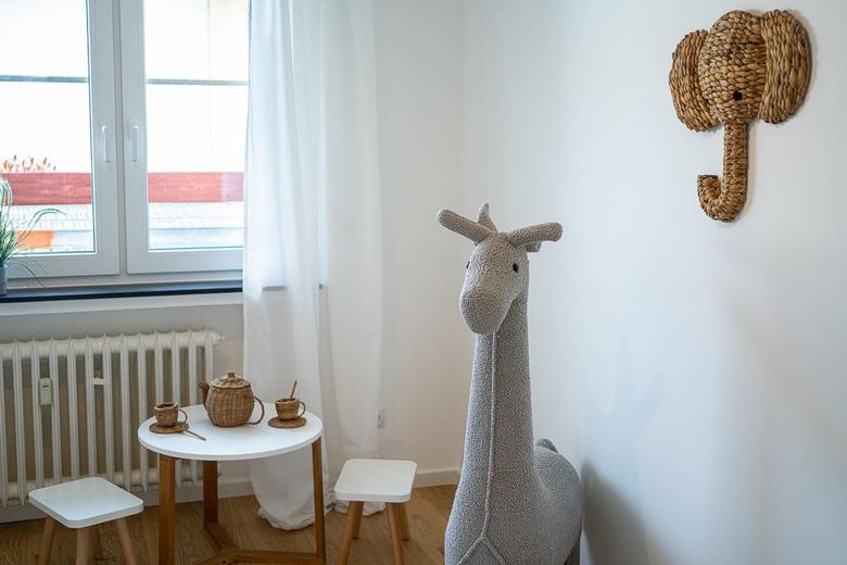 Erstbezug: hochwertige & energetische Sanierung – 3-Zimmer-Wohnung mit Garten, Bonn-Ippendorf – Kinderzimmer mit Fenster
