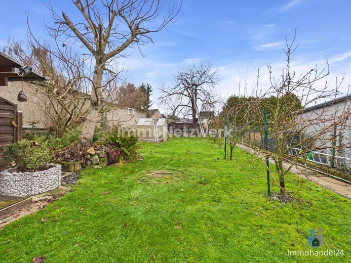 TOPANGEBOT***Bungalow mit großem Grundstück unmittelbar am See***NEU – Garten