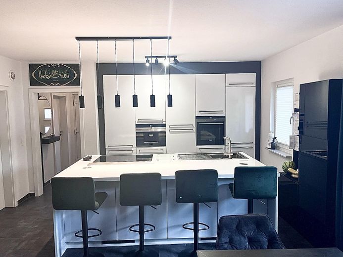Einfamilienhaus| Außergewöhnlicher Atrium-Bungalow | A+ Energieeffizienz | barrierearm | von PRIVAT – Foto 2
