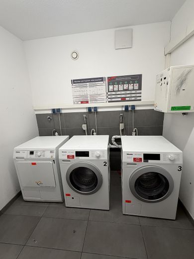 Appartement moderne de 2 pièces – Waschmaschinen