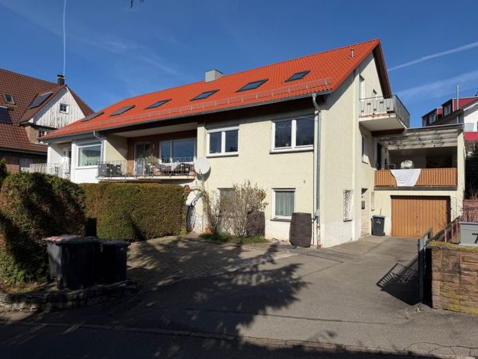 3,5 Zimmer DG-Wohnung mit Balkon in zentraler Lage von Böblingen – फोटो 1