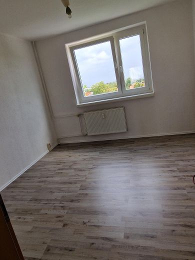 JOBCENTER zahlt Ihre Miete in Halberstadt 4-Raum 77 m² – फोटो 3