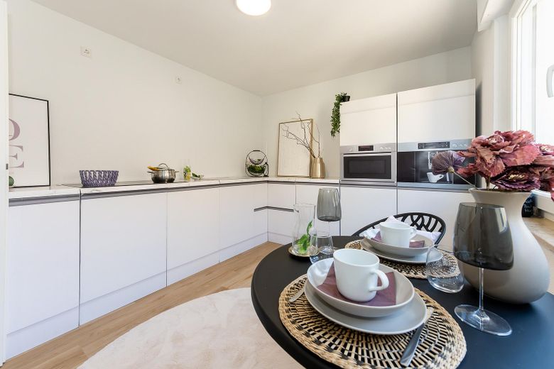 Eerste bewoning - lichte 3-kamerwoning in het hart van Heilbronn - zonder makelaarscourtage! – Küche