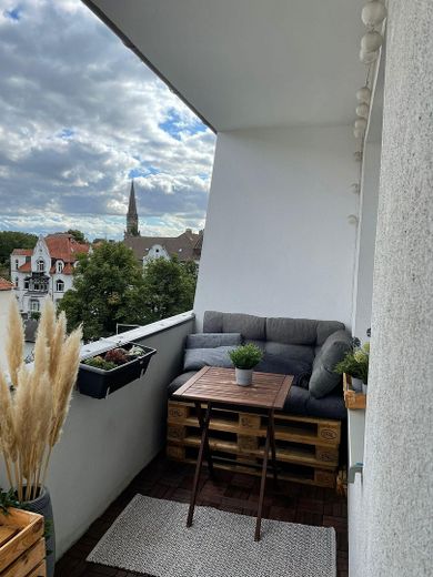 Rarität am Lister Platz: Sanierte Substanz, Eilenriedeblick & 130 m² Penthouse-Maisonette – Balkon 5.OG Süden