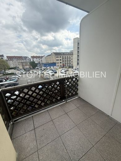 Sanierte Citywohnung mit großzügigen Balkon und Tiefgaragenstellplatz - mitten in Bielefeld – Balkon