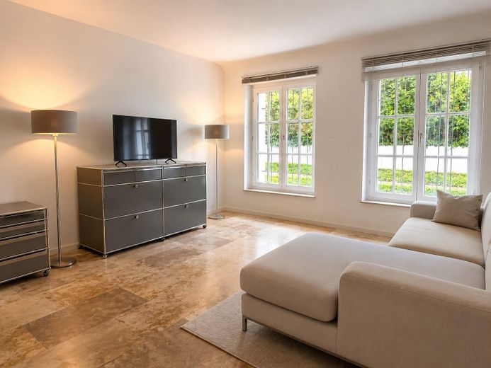 Möblierte Wohnung in historischer Villa mit exklusiver Lage an der Kölner Riviera – Foto 5