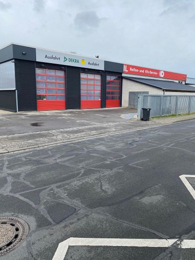 ~250 m² Verkaufs-/Showroomfläche plus Service- & Hallenflächen – flexibel bis 800 m² – Rückseite (Beispiel)