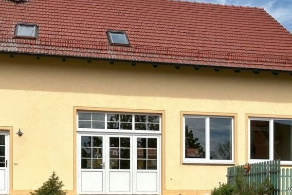 Großzügige Büro- / Praxisfläche auf zwei Ebenen in ruhiger Lage von Moorenweis