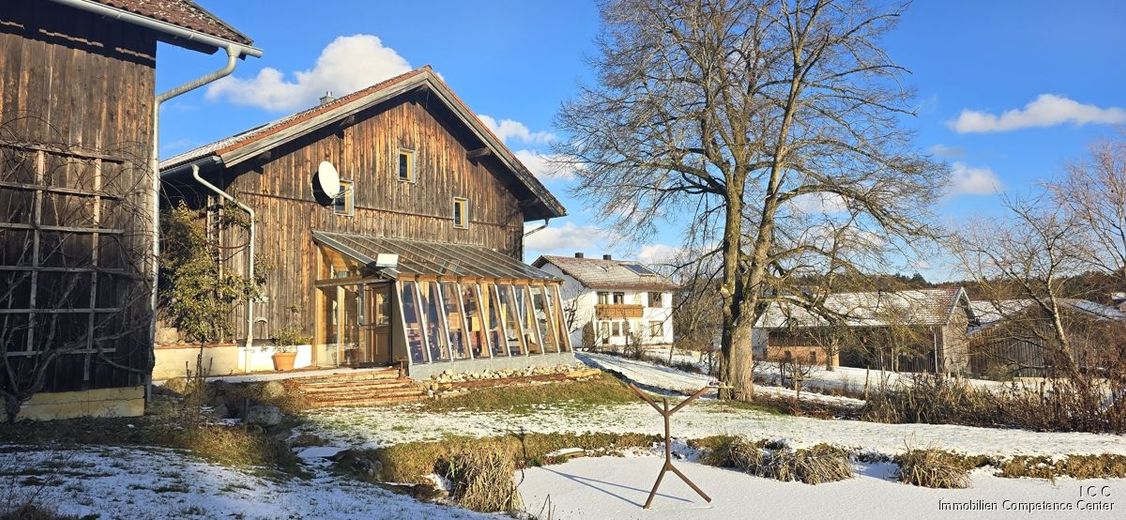 "Das Haus am See" - traumhafter Landsitz 
und Refugium eines namhaften Künstlers 
dessen Dreiseithof mit Weitblick - im Rottal – Besuch bei Johannes Hoffrohne am 4. Januar 2026