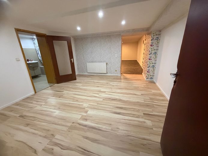 VIVIENDA DE 3 HABITACIONES CON COCINA, BAÑO Y PASILLO CERCA DEL AEROPUERTO DE HAHN – Foto 4