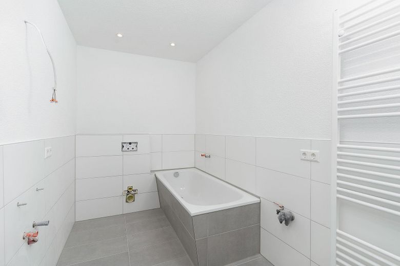 Bad mit Badewanne