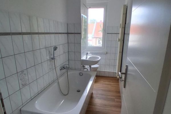 Schöne sonnige gemütliche 3-R-Wohnung ca.57,60in in Burg zu vermieten.