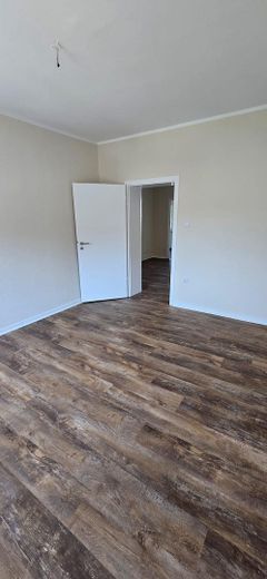 wunderschöne 3 Raum Wohnung mit Balkon und Gartennutzung frisch renoviert  Hobeisenstr – फोटो 4