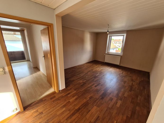 Attractive semi-detached house with two residential units and a large garden – OG Wohnzimmer
