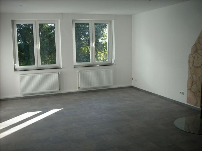 Première occupation - Appartement de 4 pièces rénové au rez-de-chaussée à Obersprockhövel – Wohnzimmer