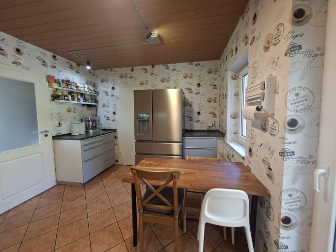 Modernisiertes Einfamilienhaus mit Wärmepumpe, großer PV-Anlage und großzügigem Grundstück – Küche