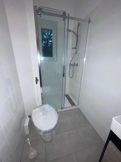 Erstbezug nach Kernsanierung – Traumhafte 3-Zimmer-Wohnung mit großem Balkon, Garten und Top-Anbindung – Foto 11