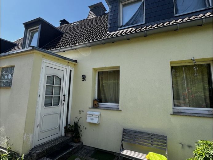 !!Handwerker aufgepasst!! renovierungsbedürftige ETW mit Einfamilienhaus-Charakter in Aachen-Forst – Foto 1