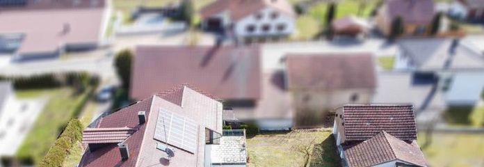Baugrundstück mit Altbestand am Feldrand in Hohenthann!