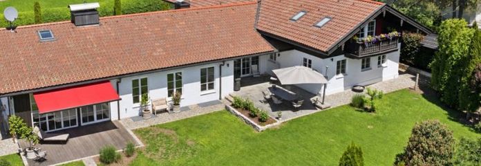 Ekskluzywna willa w stylu wiejskiej rezydencji nad jeziorem Tegernsee z wysokiej jakości wyposażeniem I 5 lat prawa do zamieszkania dla sprzedających