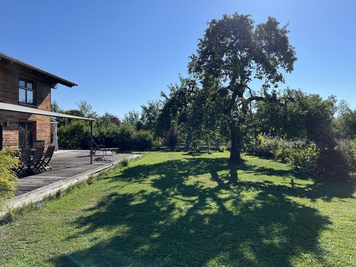 Chiemsee yakınlarında köy konumunda modern ahşap ev – Baum