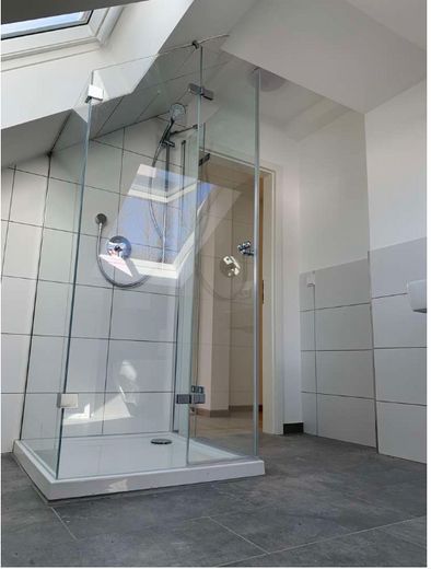 Bad mit Dusche