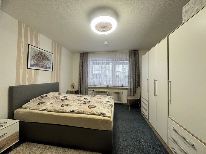 Charmante Erdgeschosswohnung mit 72 m² 
(3 Zimmer) im zentralen Zeven. – Schlafzimmer 2