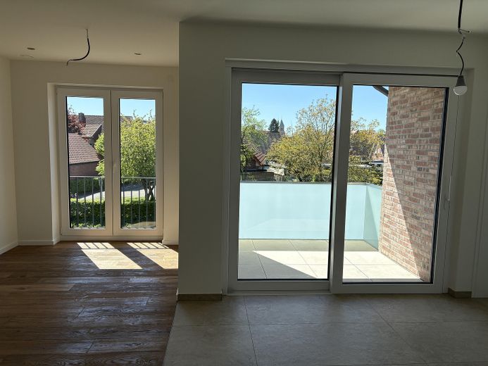 Exklusive 2-Zimmer-Neubauwohnung mit Balkon – Wohnen / Kochen